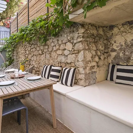 Apartment A063 Superbe 2 Avec Terrasse Centre